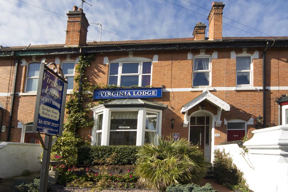 Virginia Lodge Стратфорд на Ейвън Екстериор снимка